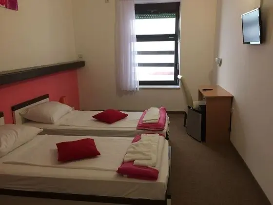 Economy Tek Büyük Yataklı Oda