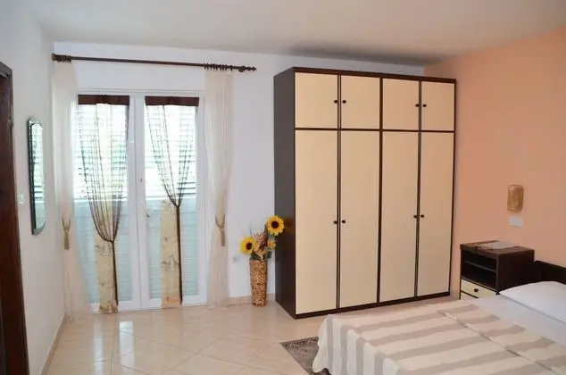 Apart Daire (Ruža - peaceful area & parking - A1()