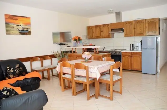 Apart Daire (Ruža - peaceful area & parking - A1()