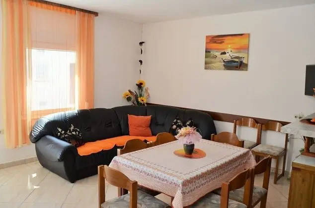 Apart Daire (Ruža - peaceful area & parking - A1()