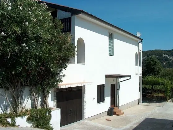 Apart Daire (Ruža - peaceful area & parking - A1()