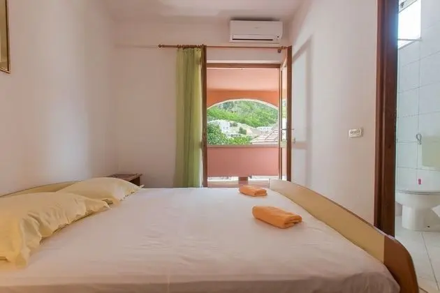 Apart Daire (Ruze - 200 m from sea - A2(8+1))