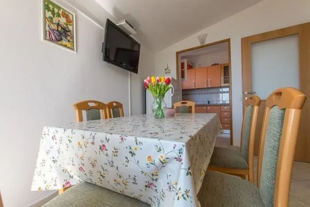 Apart Daire (Ruze - 200 m from sea - A2(8+1))