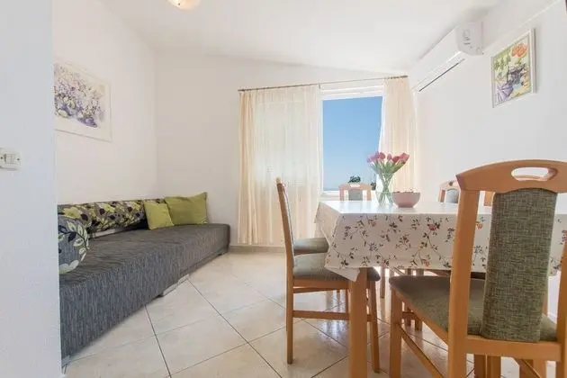 Apart Daire (Ruze - 200 m from sea - A2(8+1))