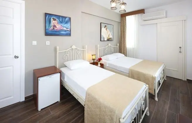 Triple, Şehir Manzaralı