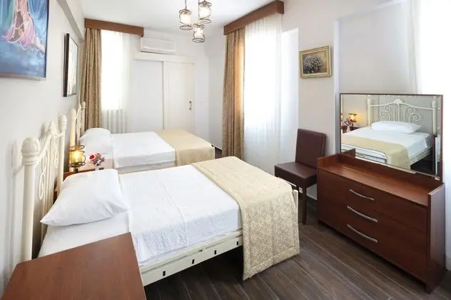 Triple, Şehir Manzaralı