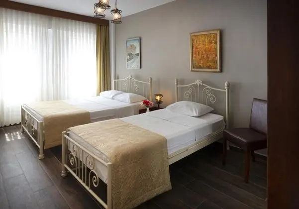 Triple, Şehir Manzaralı