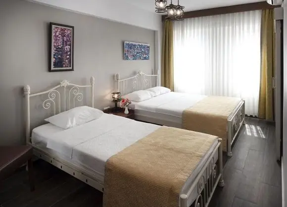 Triple, Şehir Manzaralı