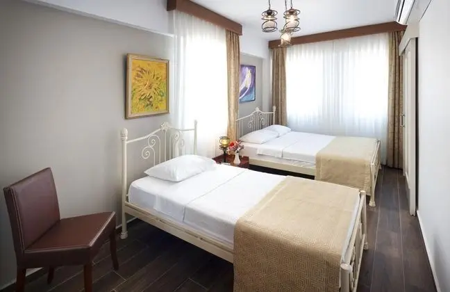 Triple, Şehir Manzaralı