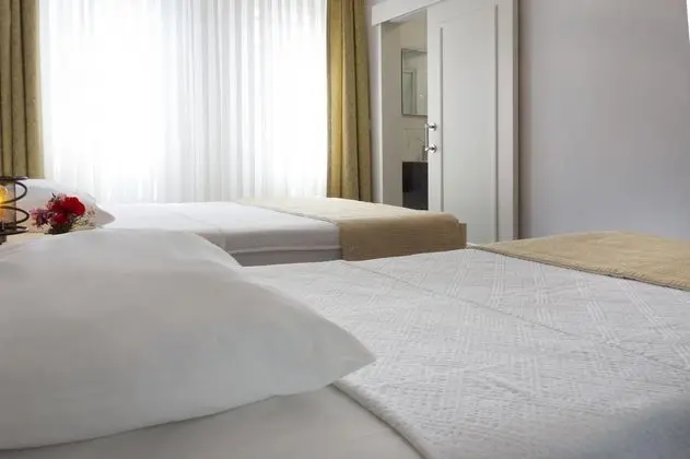 Triple, Şehir Manzaralı