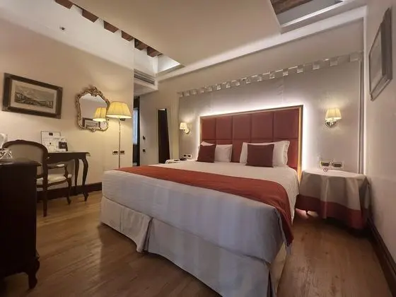 Classic Tek Büyük Yataklı Oda, Kanal Manzaralı