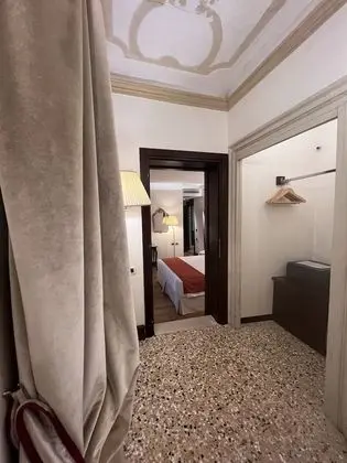 Classic Tek Büyük Yataklı Oda, Kanal Manzaralı