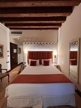 Classic Tek Büyük Yataklı Oda, Kanal Manzaralı