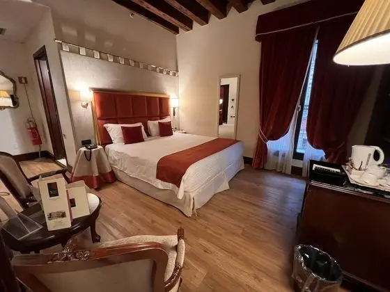 Classic Tek Büyük Yataklı Oda, Kanal Manzaralı