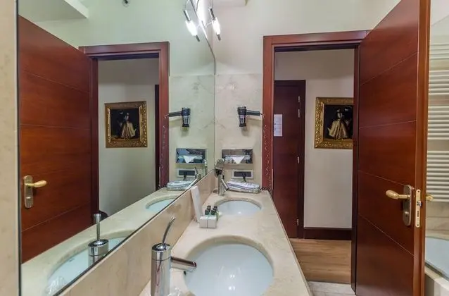 Classic Tek Büyük Yataklı Oda, Kanal Manzaralı