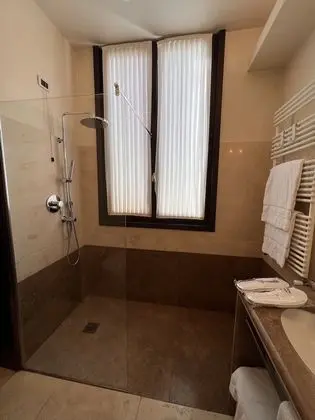 Classic Tek Büyük Yataklı Oda, Kanal Manzaralı