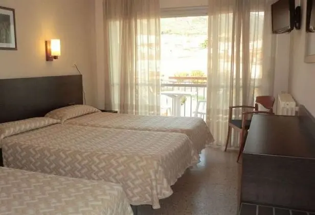 Standard Oda (3 Adults)