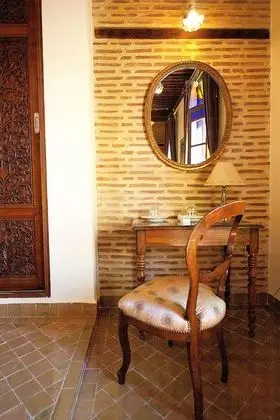 Classic Tek Büyük Yataklı Oda