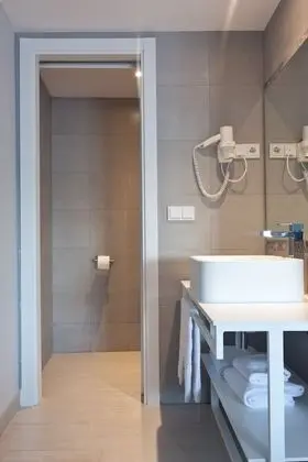 Premium Tek Büyük Yataklı Oda, Deniz Manzaralı (Building A)
