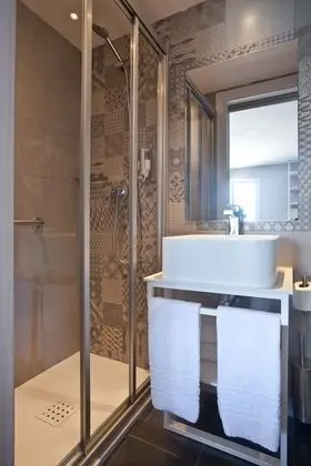 Luxury Tek Büyük Yataklı Oda