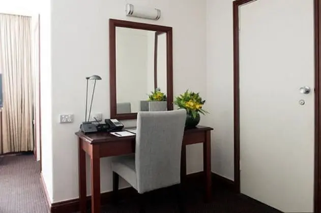 Çift ​​kişilik Executive King Bed