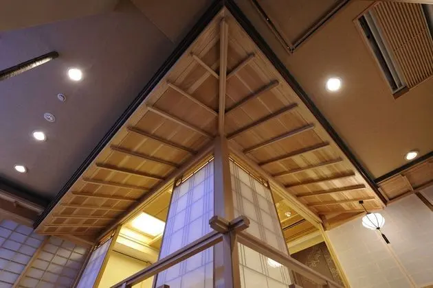 Luxury Süit (Japanese,  "KOSHOIN")