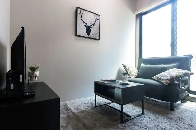 Dört Kişilik Oda, Sigara İçilmez (Western Style Room 102)