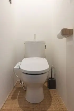 Dört Kişilik Oda, Sigara İçilmez (Western Style Room 102)