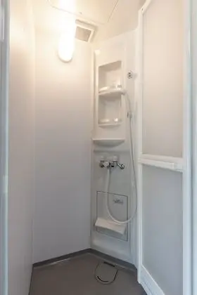 Dört Kişilik Oda, Sigara İçilmez (Western Style Room 102)