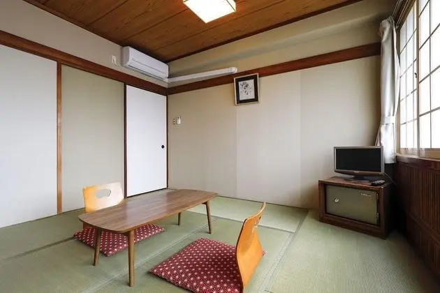 Standard Oda, Sigara İçilmez (8 tatami)