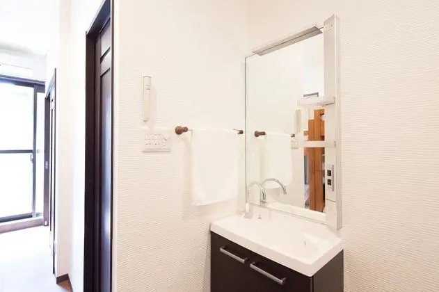 Dört Kişilik Oda, Sigara İçilmez (with Shower Booth)