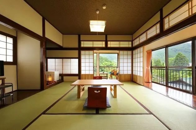 Traditional Oda (Japanese Style, for 5 Guests, MOMIJI)