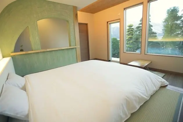 Traditional Oda (Japanese Western Style, Kiku)