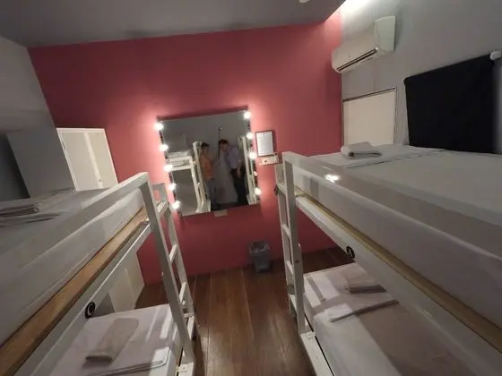 Glampacker (4 Bed Female Only Dorm)