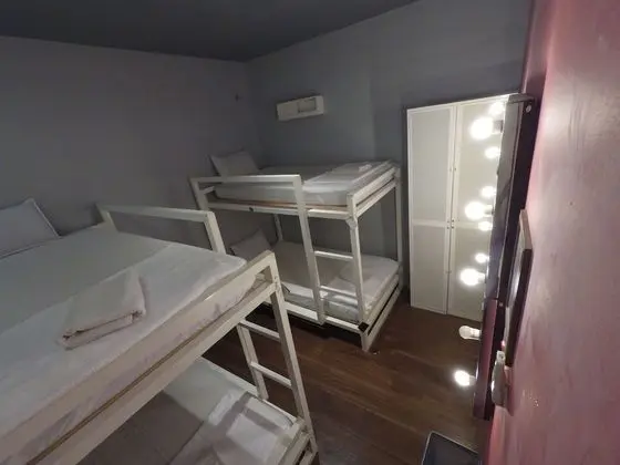 Glampacker (4 Bed Female Only Dorm)