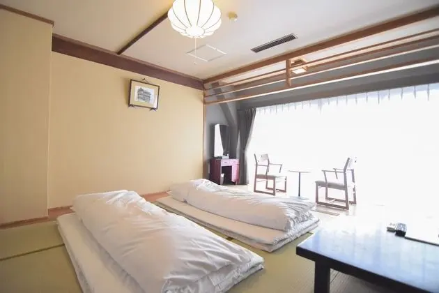 Basic Oda, Özel Banyo (Japanese Room, with Bath/Shower Room)