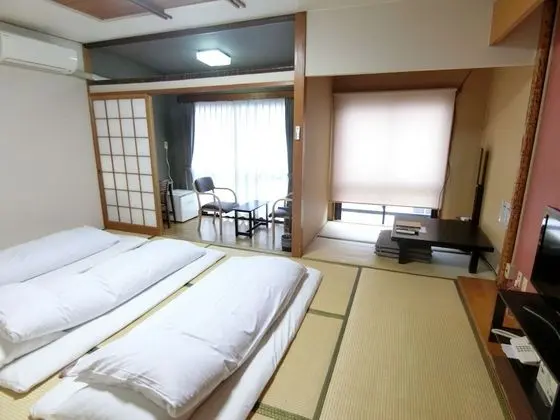 Basic Oda, Özel Banyo (Japanese Room, with Bath/Shower Room)