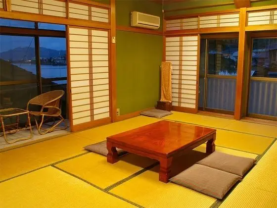 Traditional Oda (Japanese-style, For 3-6 Guests)
