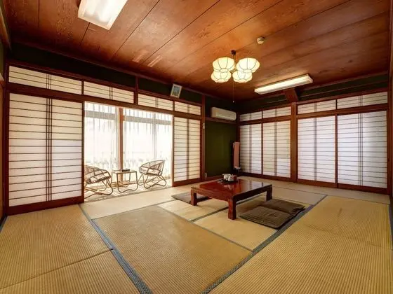 Traditional Oda (Japanese-style, For 3-6 Guests)