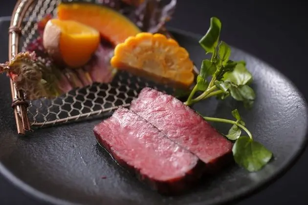 Oda, Sigara İçilmez (Japanese Style, Half Board, 5 Adults)