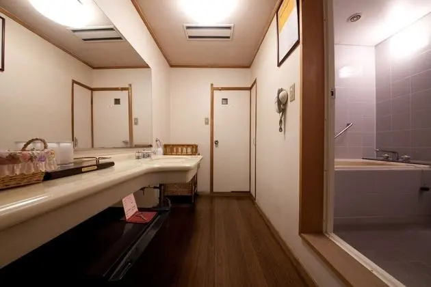Traditional Oda (Japanese Western,Unit Bath 3-6 Adults)