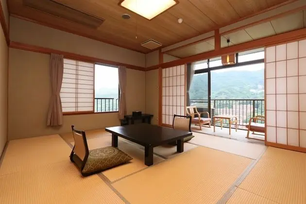 Traditional Oda (Japanese Style for 4 People)