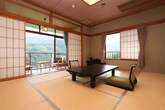 Traditional Oda (Japanese Style for 4 People)