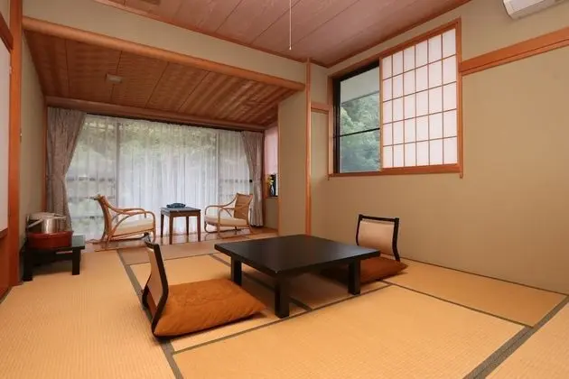 Traditional Oda (Japanese Style for 4 People)