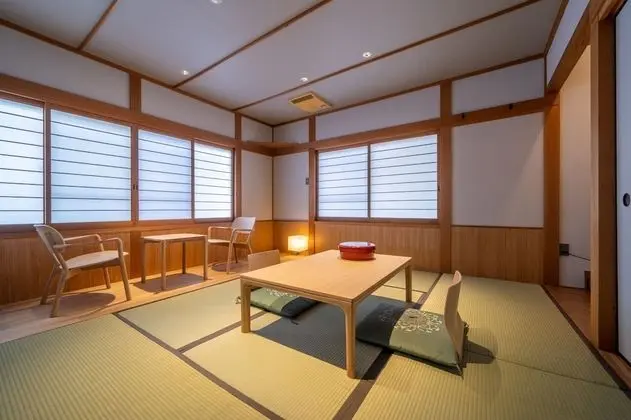 Standard Oda, Özel Banyo (Japanese-Style)