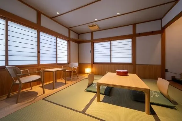 Standard Oda, Özel Banyo (Japanese-Style)