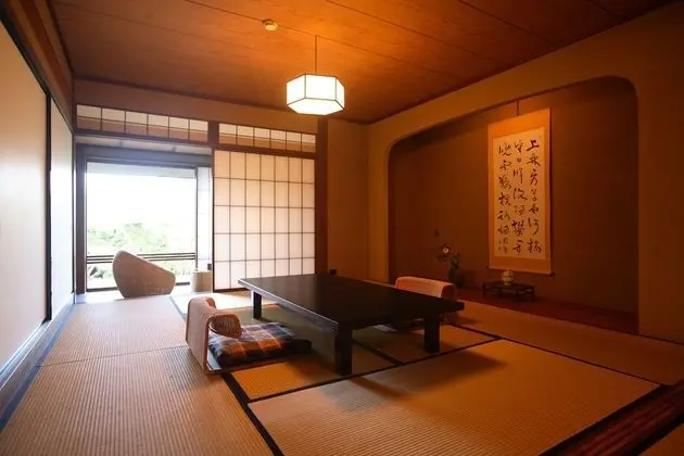 Traditional Oda (Japanese,8+6 Tatami-mats w/Breakfast)