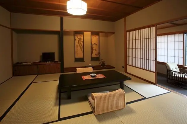 Traditional Oda (Japanese,8+6 Tatami-mats w/Breakfast)