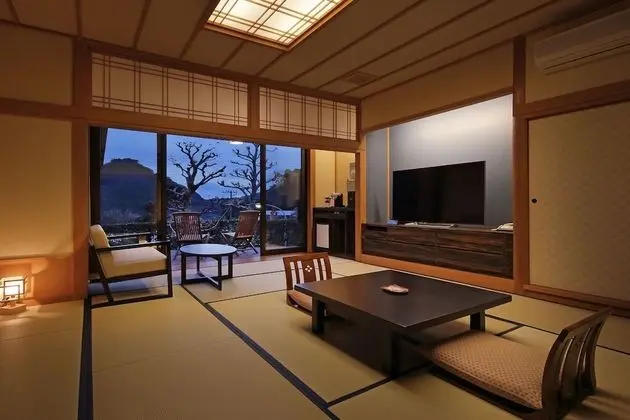 Traditional Oda (With Shigarakiyaki-Bath -  Sourai)