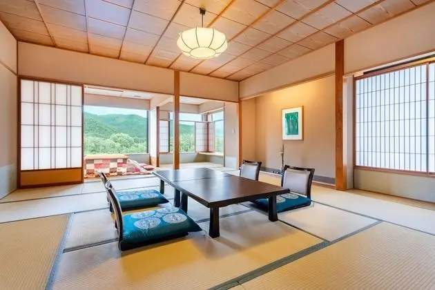 Traditional Oda, Sigara İçilmez (Japanese Room with Hori-gotatsu)
